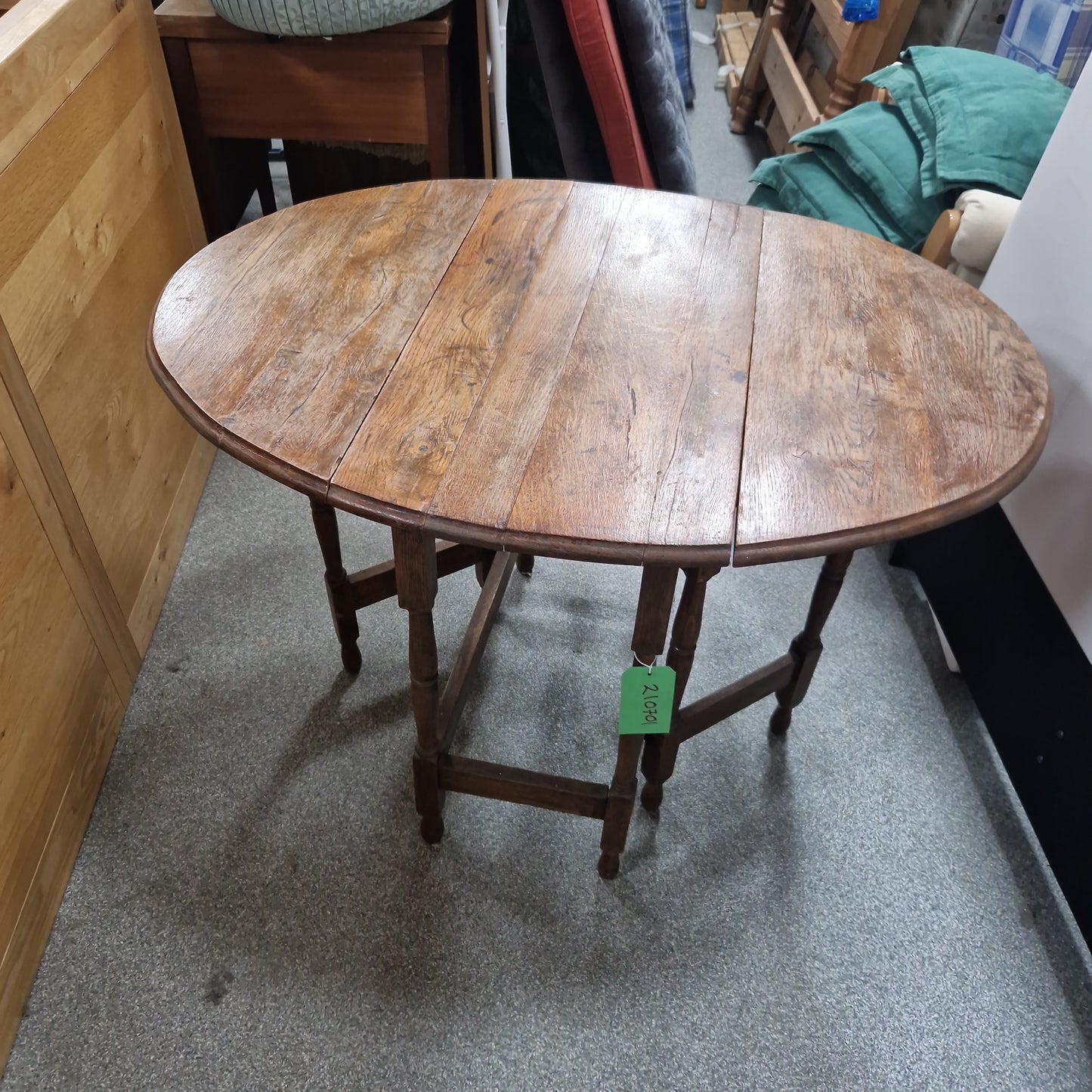 Small drop leaf table 210701
