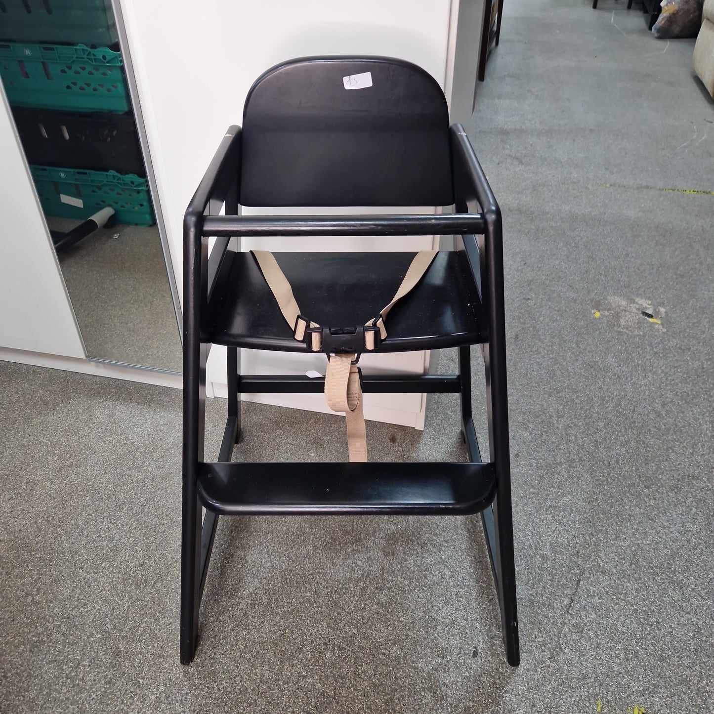 Small wooden high chair (150804)