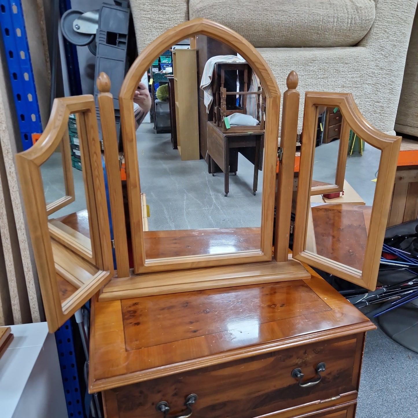 Dresser mirror (190922)