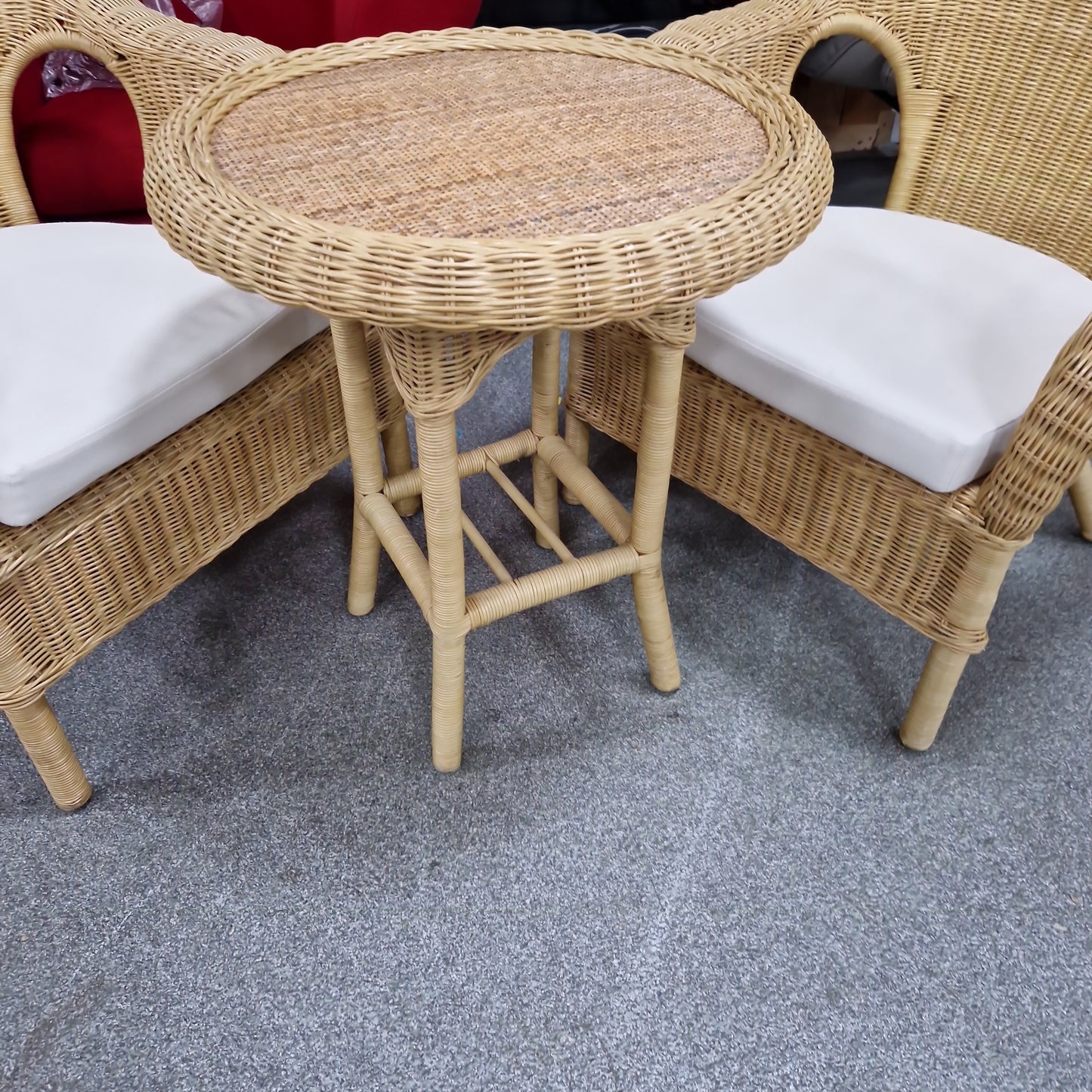 Wicker chairs and table (190926)
