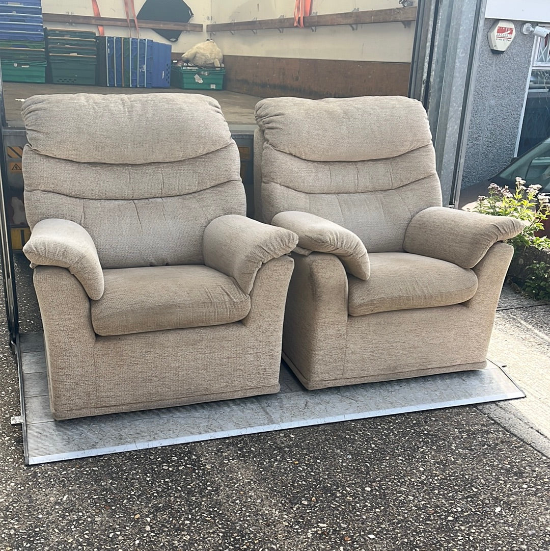 2 x matching Arm chairs (060901)
