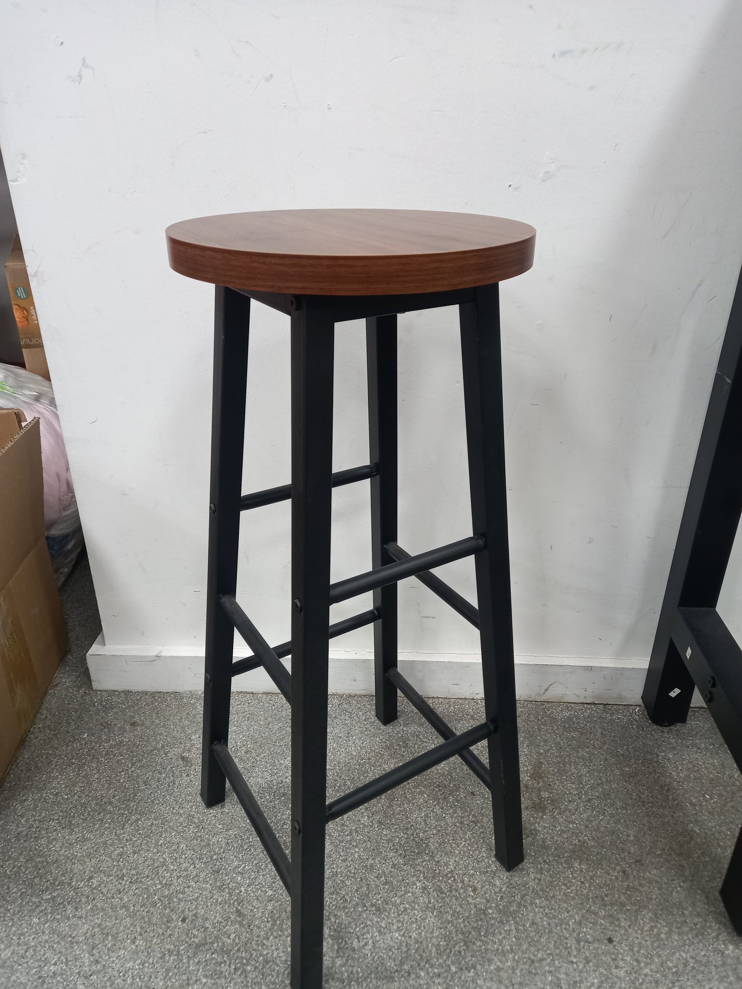 Bar Stool's And Bar Table (110401)