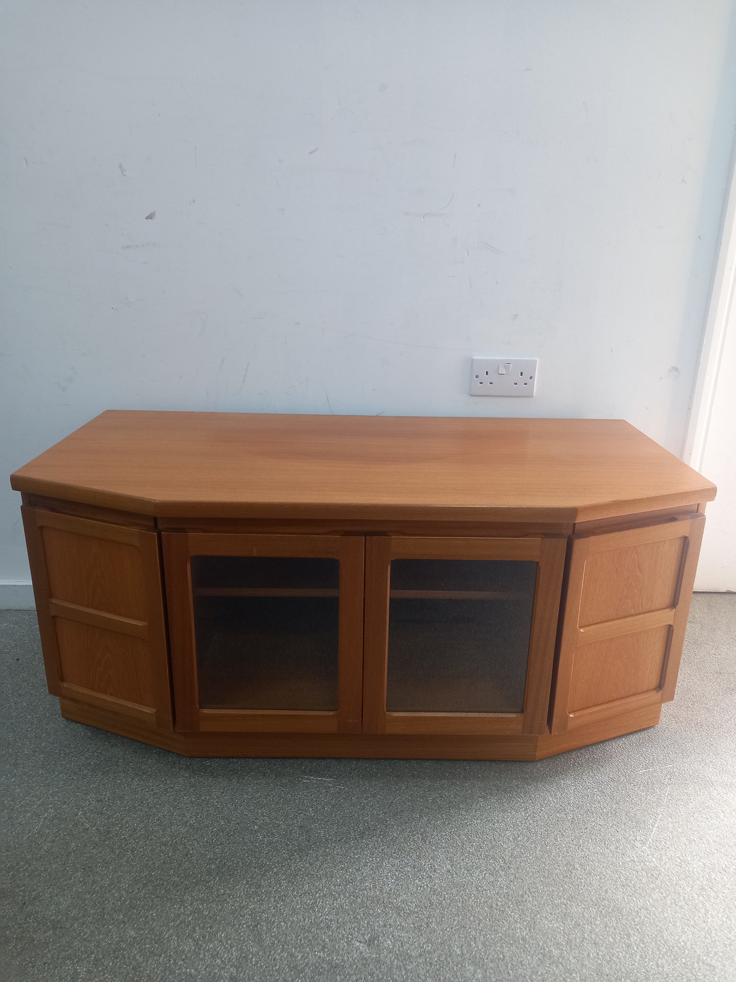 Media Unit (030406)