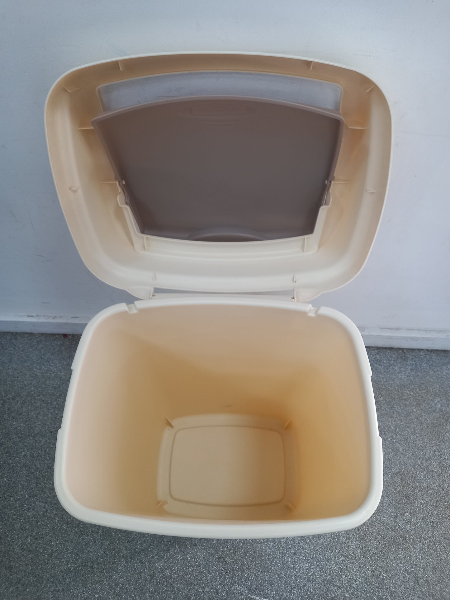 Household Bin (020412)