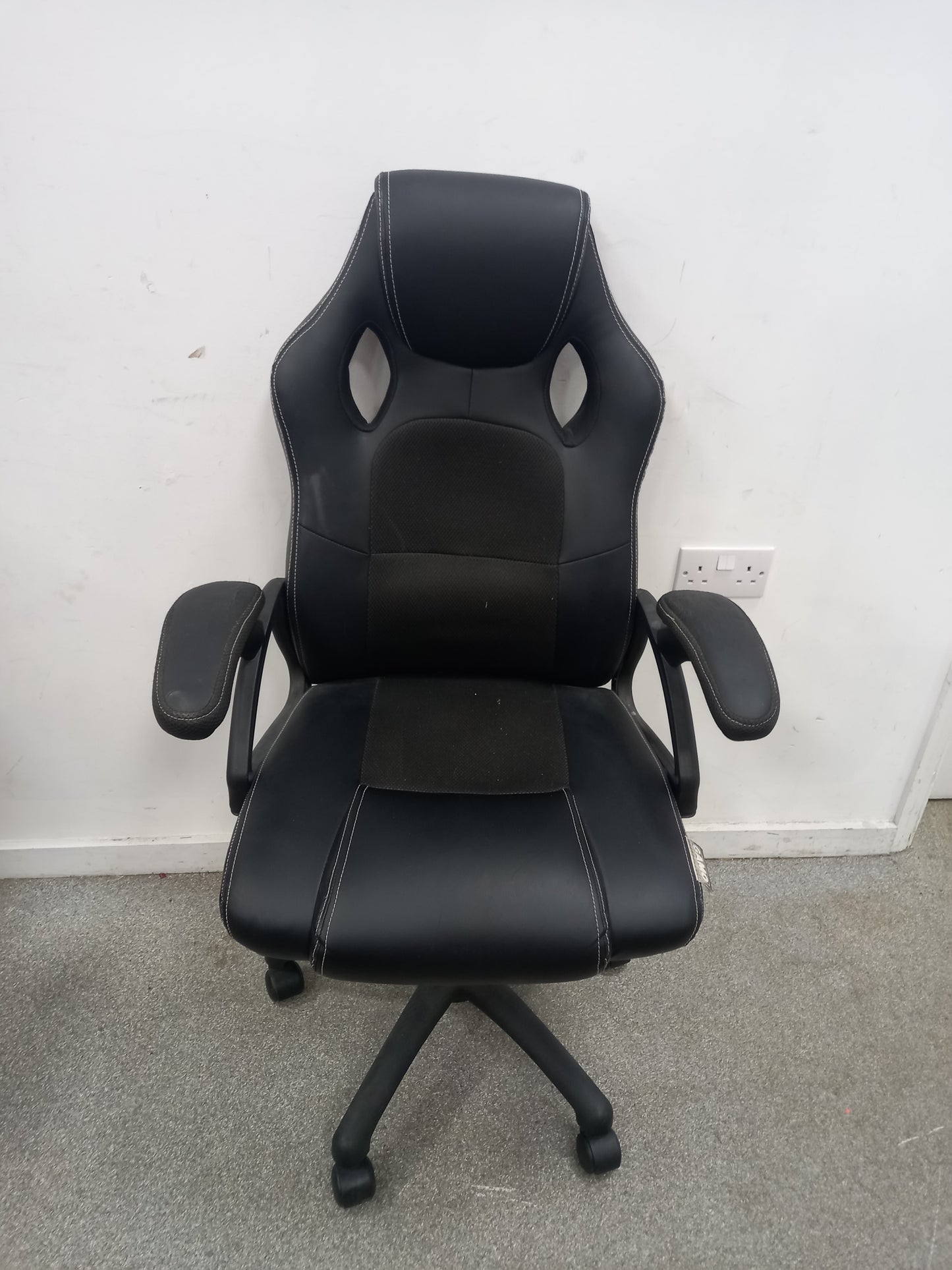 Office chair (020402)