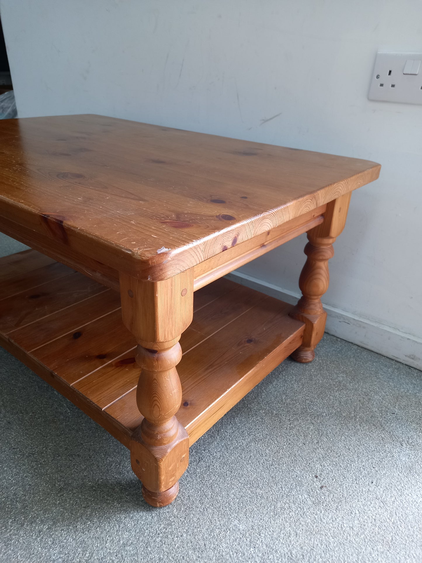 Coffee Table (080407)