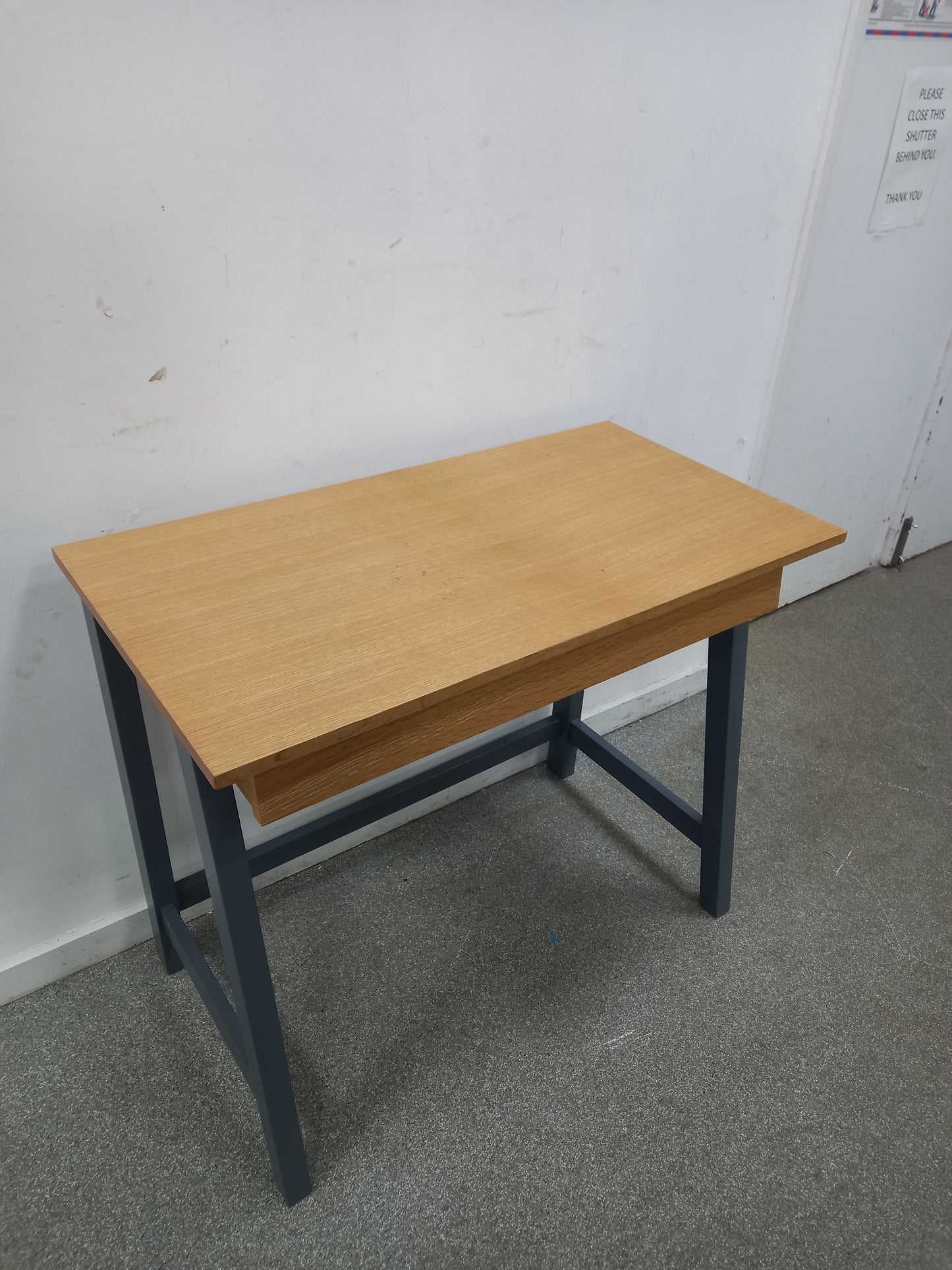 Desk (090402)