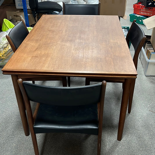 Vintage Styled Extendable dining table and 4 x chairs (0230406)