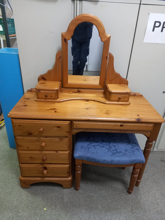 Dressing Table With Stool And Mirror 251001