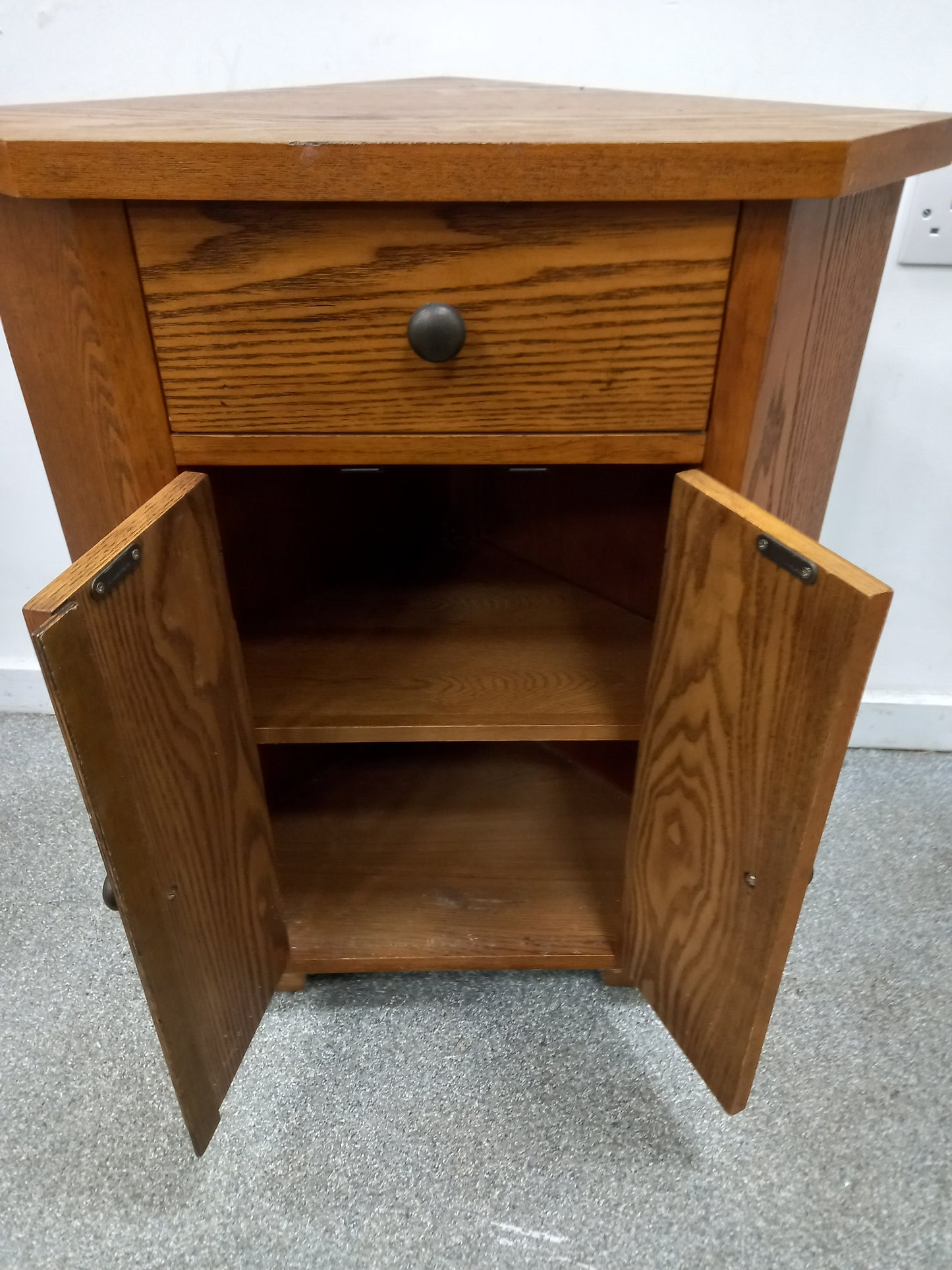 Corner cabinet (100108)