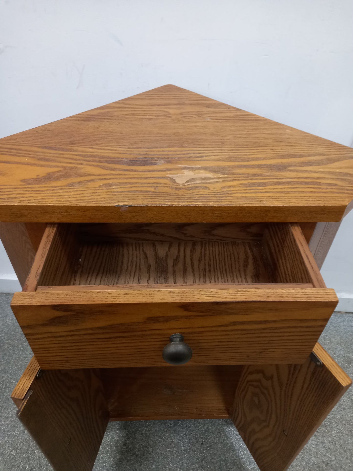 Corner cabinet (100108)