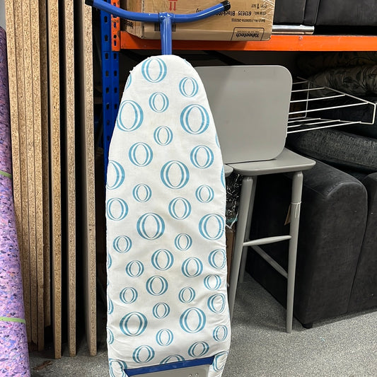 Ironing board (ONLINE SALES ROOM)(0150406)