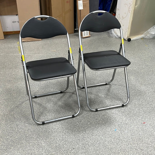2 x matching foldaway Chairs (0240106)