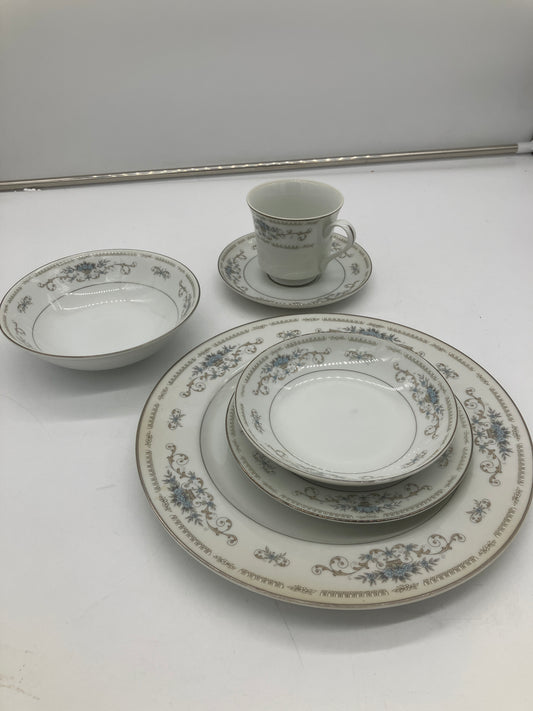 Dinner / Tea Service (online sales room) 081010