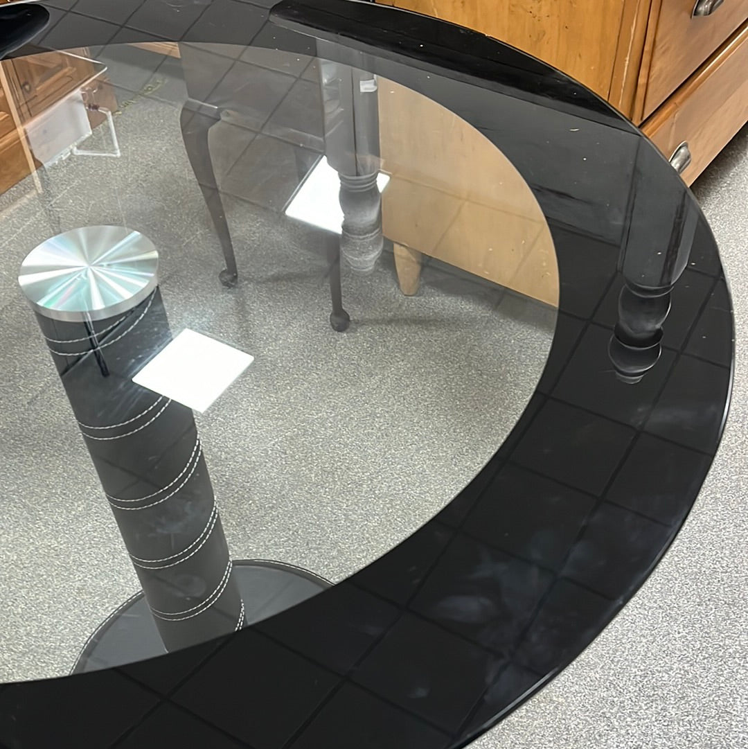 Glass Dining Table (0250409)