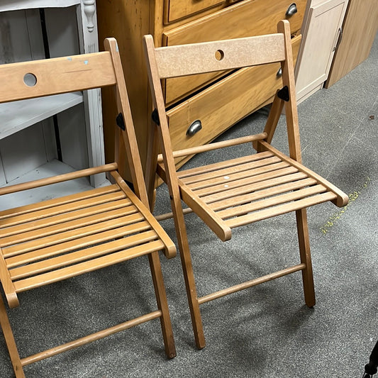 6 x matching folding chairs (0205016)