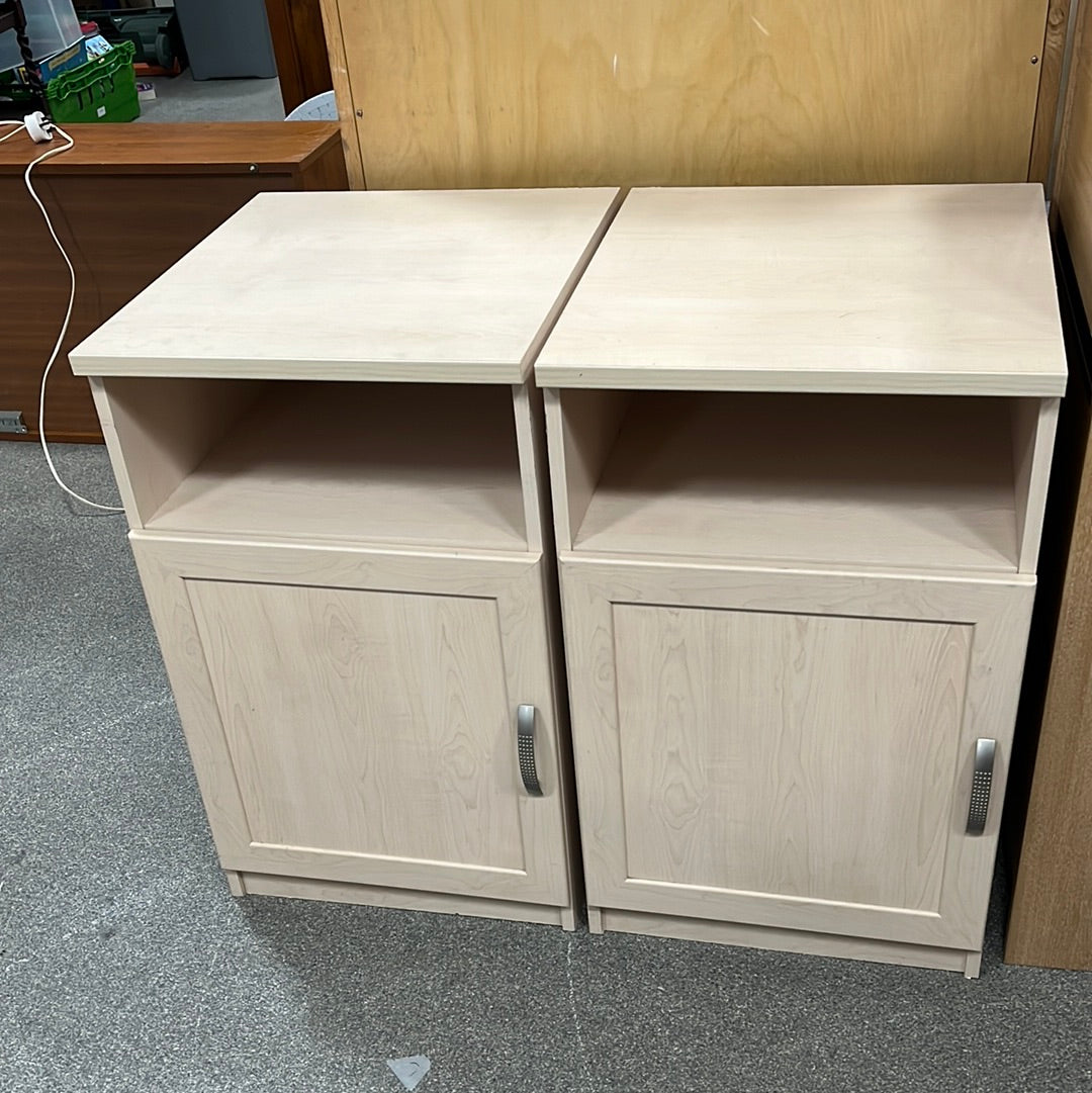 2 x matching bedside table (010507)