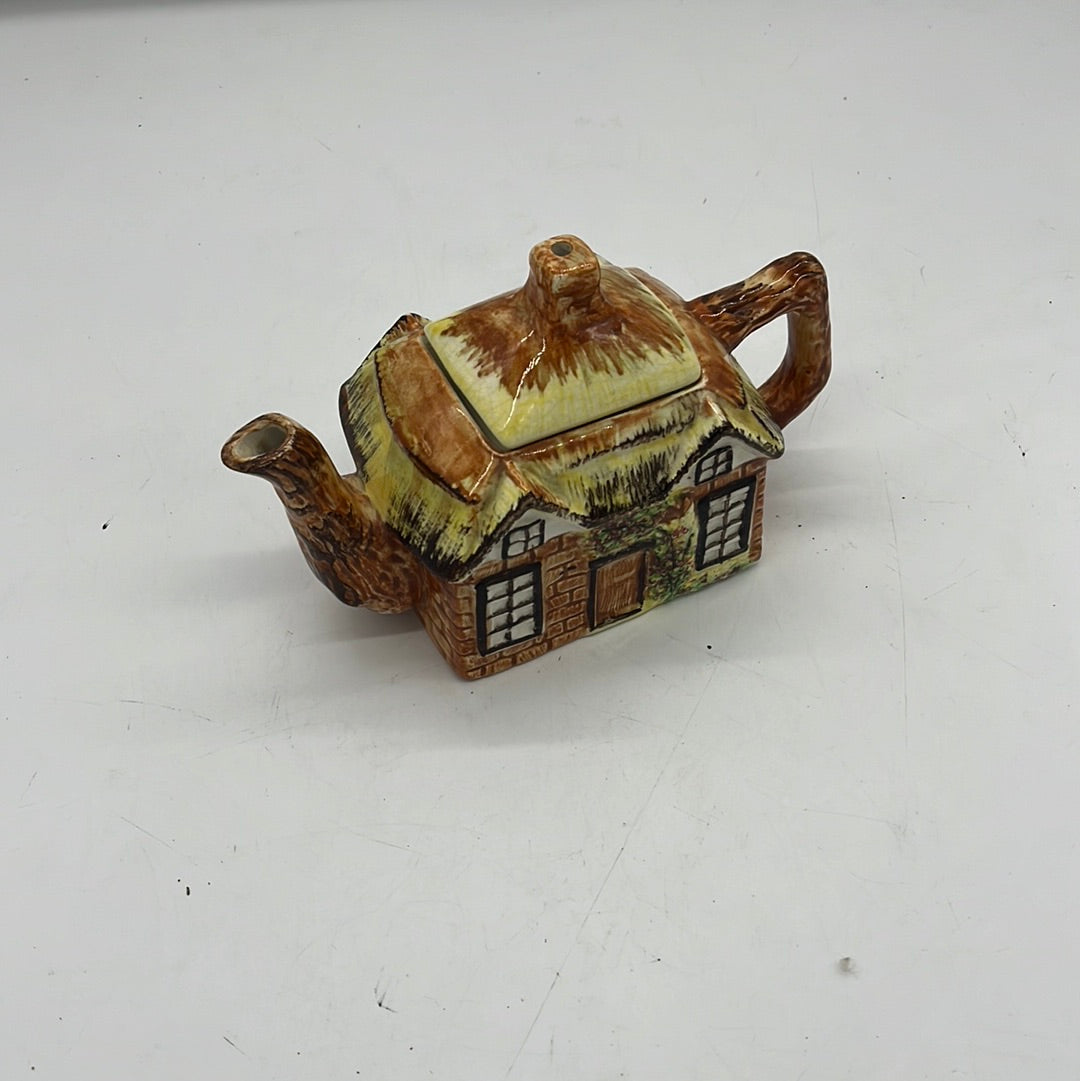 Cottage Tea Pot with Sugar Pot  (V)