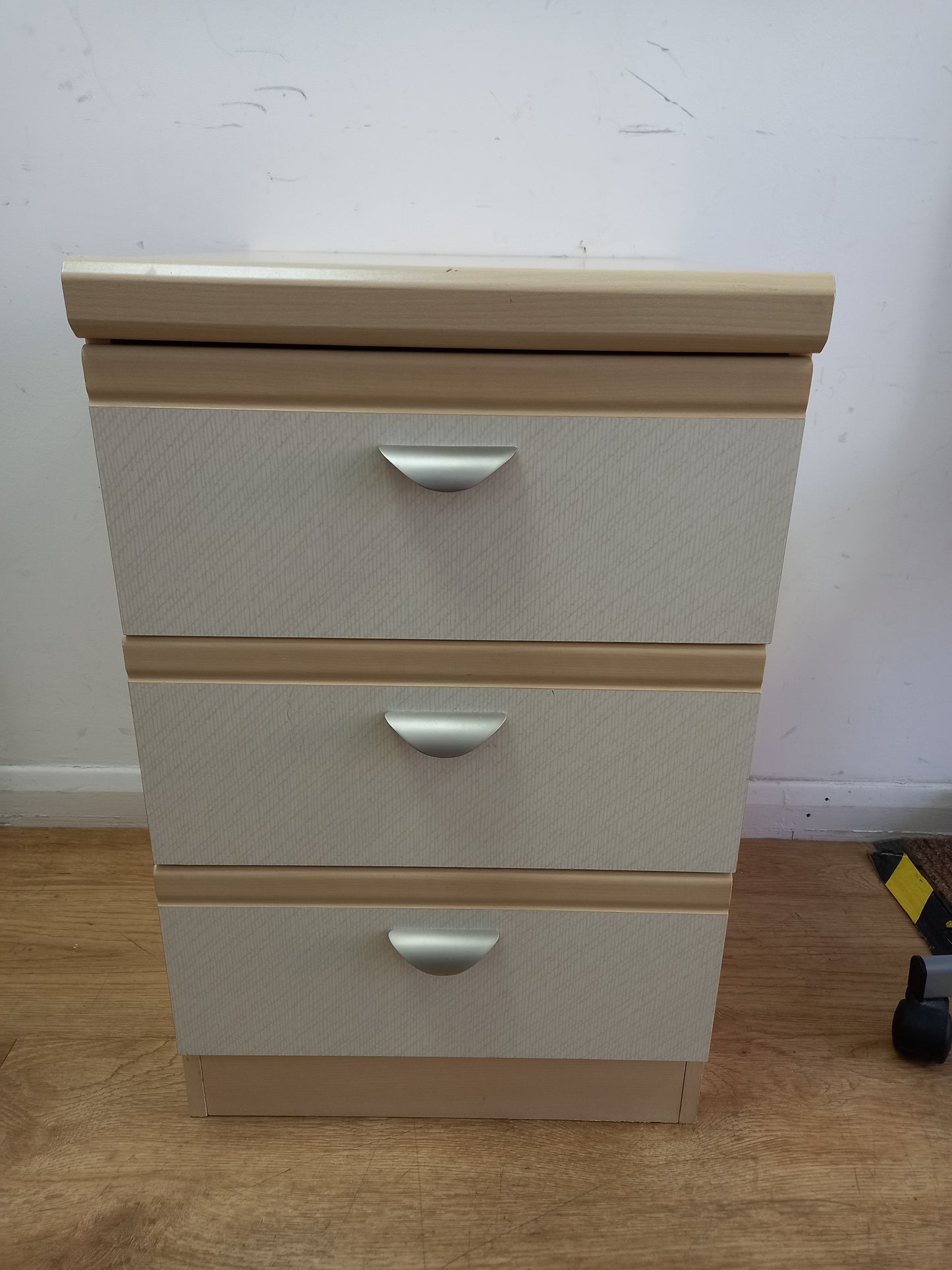 bedside drawers (140101