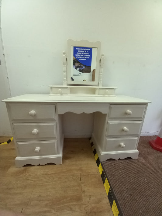 Dressing Table And Mirror (231006)