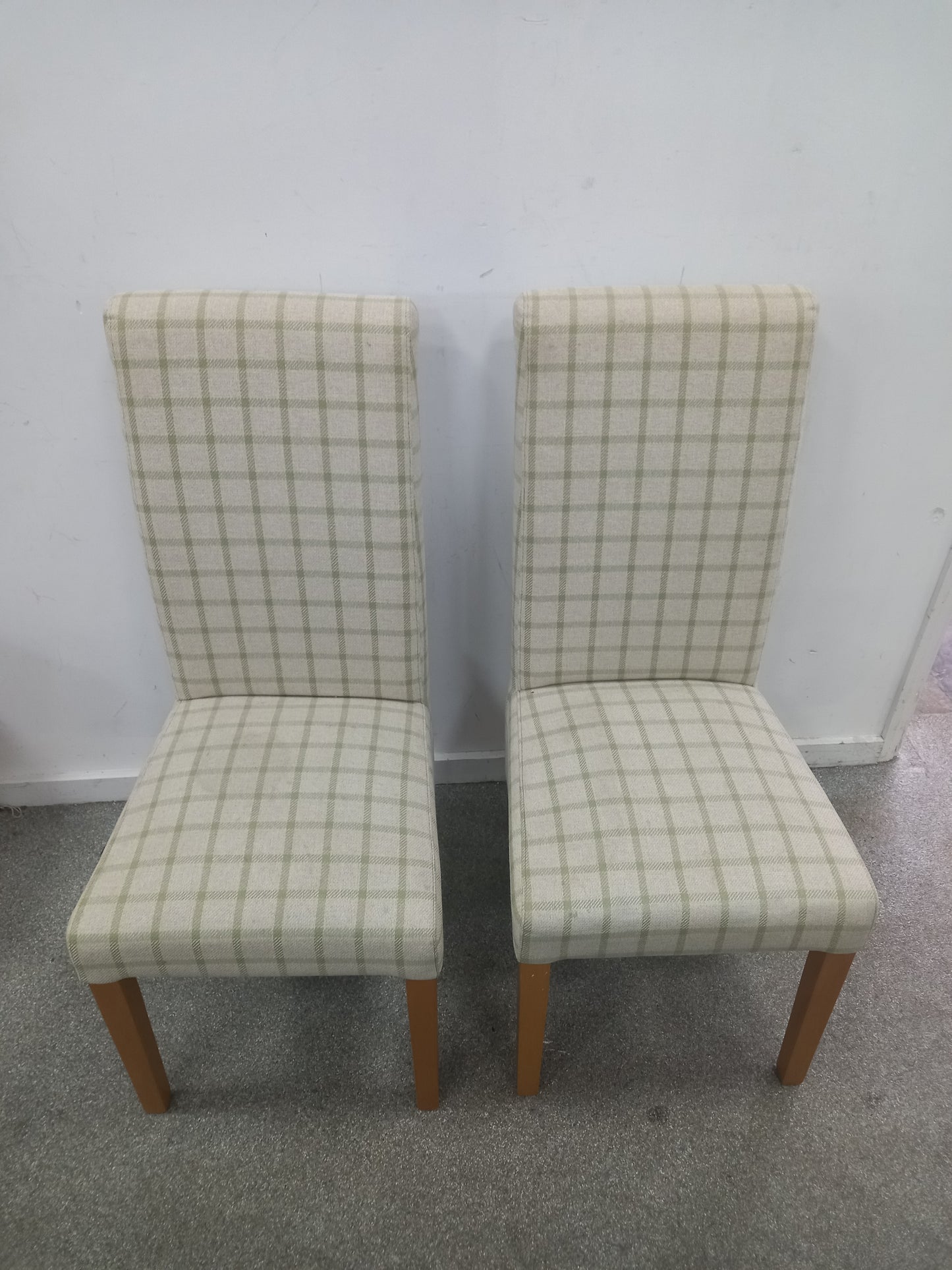 Dinning room chairs x2 (150106)