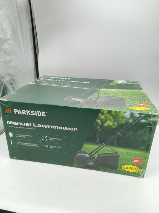 Manual lawnmower (online room)